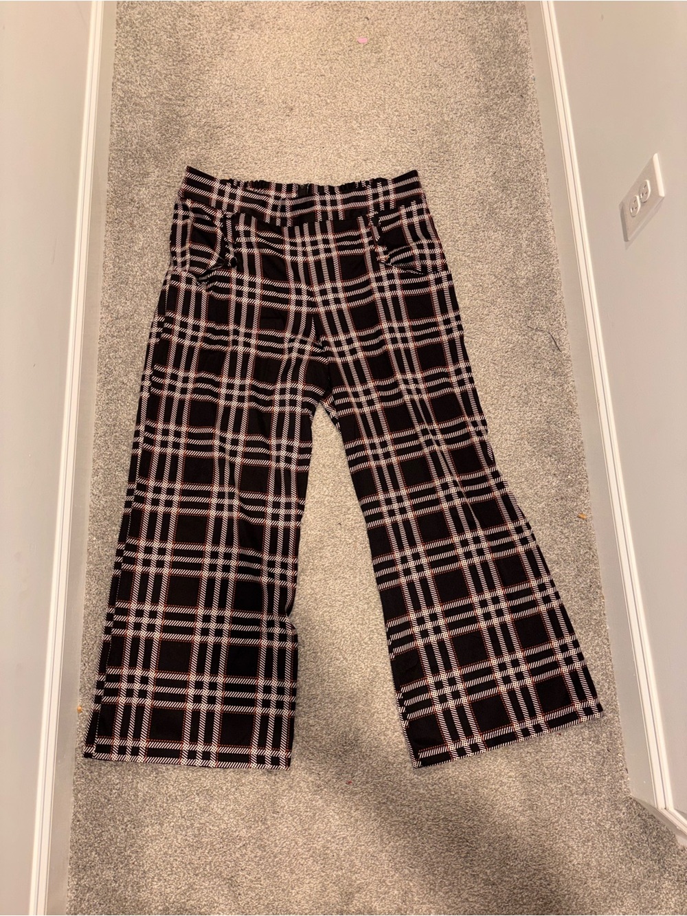 Women’s Black and Pink Plaid Wide-Leg Pants